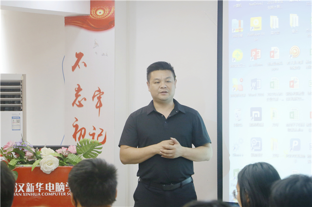 就業(yè)難如何破局  2024年高校畢業(yè)生就業(yè)率55.5%，2025高校畢業(yè)生預(yù)計(jì)1222萬(wàn)人？