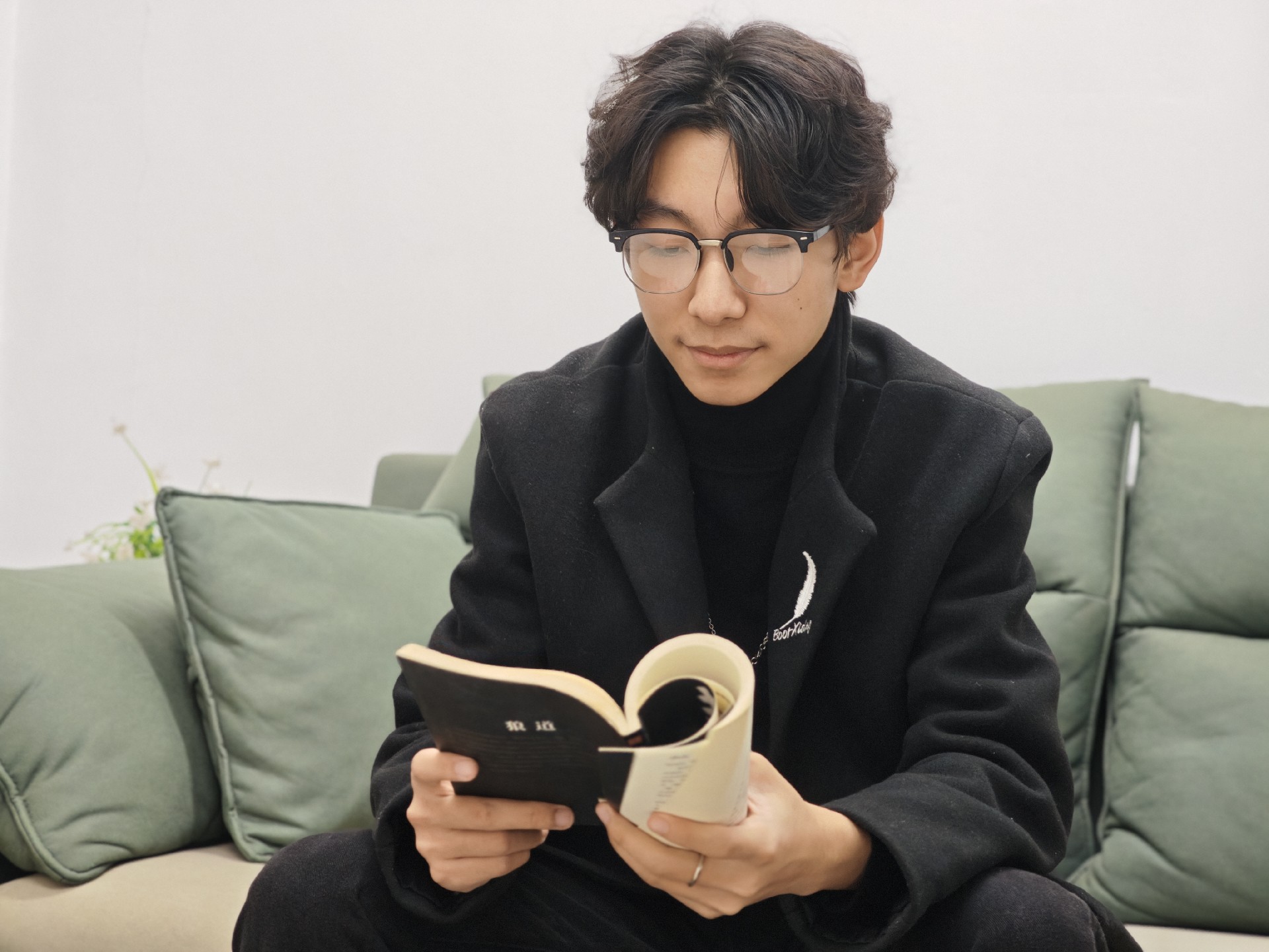 【畢業生故事】 劉恩灝：從新華學子到豪宅深化設計師！