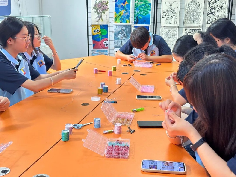 “巧手串珠，樂在指尖”武漢新華新生串珠DIY手工活動