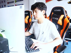 【新生故事】任靜詠：每個(gè)少年都有屬于他的電競(jìng)夢(mèng)！