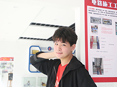 【我來新華上學啦】詹鱗鋒：初中畢業(yè)外出打工，選擇新華再次前行！